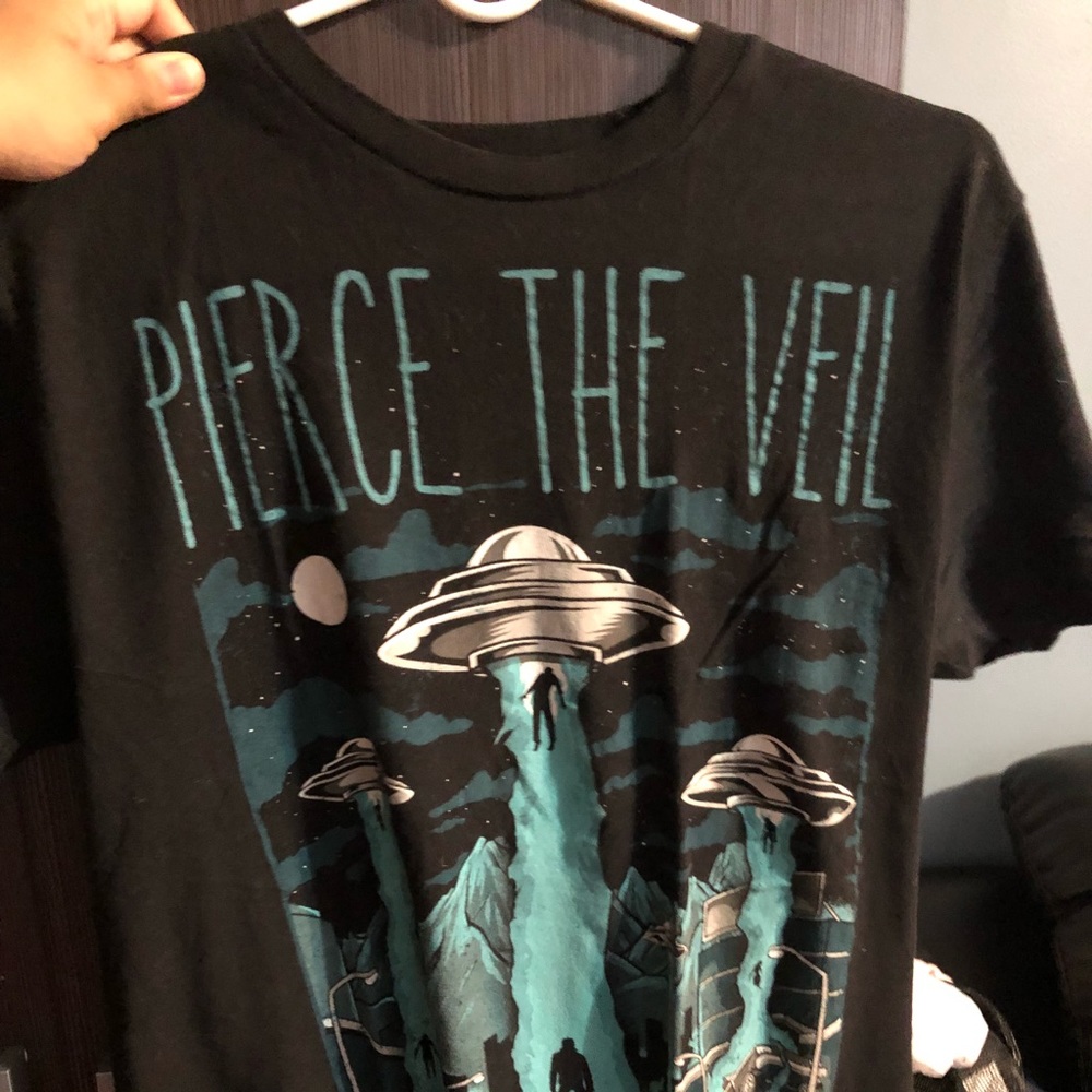 Pierce the Veil alien t-shirt